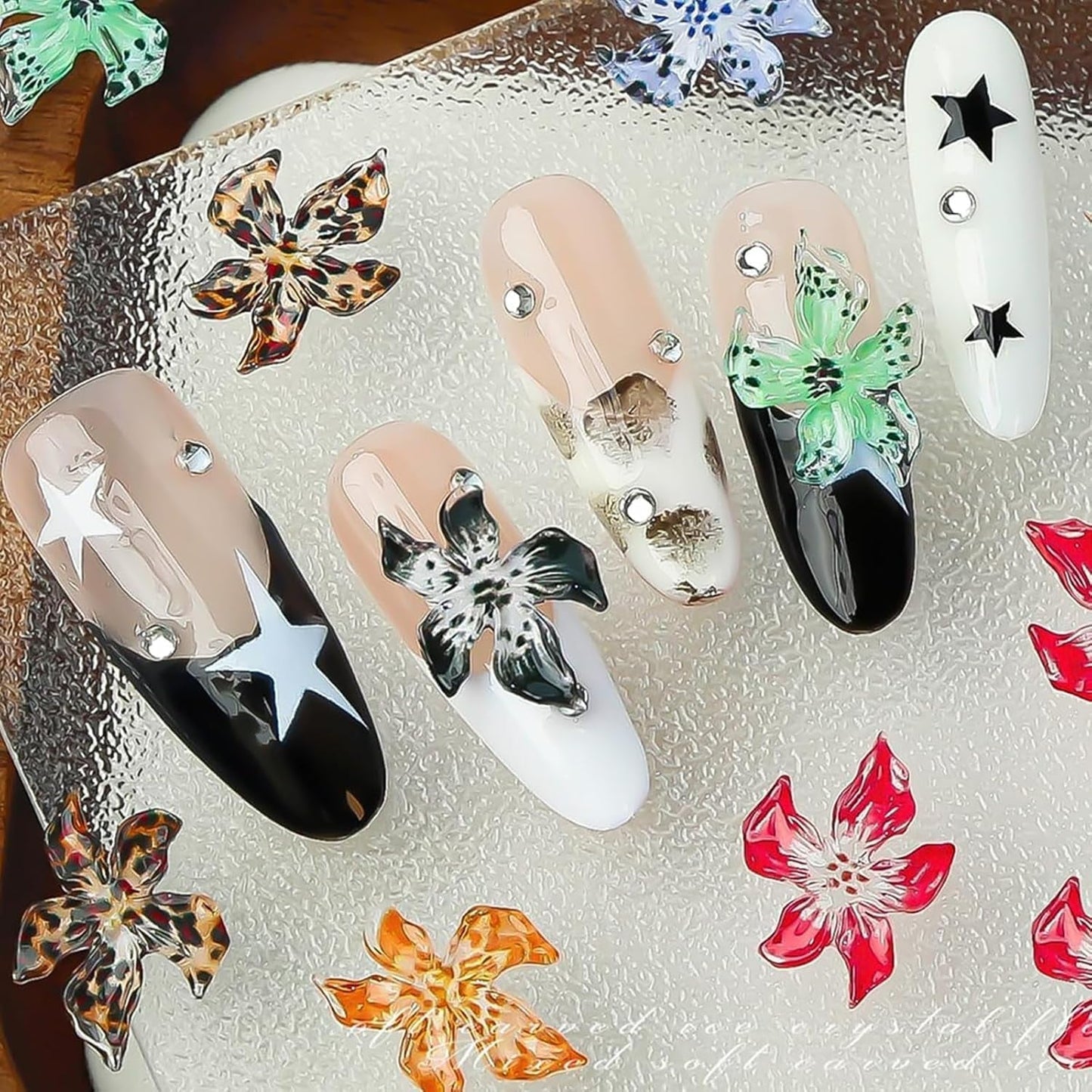 50 stk 3D Flower Nail Charms, 3D Gel Nail Art, Nail Charms, Farverige Sommer smykker, DIY Negle Accessories, Prægede Hibiscus Flower Crystals, Gradient Nail Art til kvinder