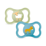MAM Air Silikonesut 2 Pack Ekstra let og luftigt design Tandvenlig babysut Lavet af MAM SkinSoft Special Silikone med sutteæske 6-16 måneder Bjørn/næsehorn