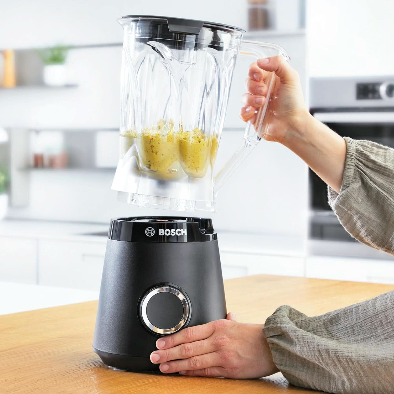 Bosch Standmixer Vitapower Serie 4 MMB6141B, Hochwertige Edelstahl-Klingen, 1,5L Tritan-Mixbehälter, Spülmaschinengeeignete Teile, 30.000 U/Min, 1200 W, Schwarz Kitchen Naty Shop