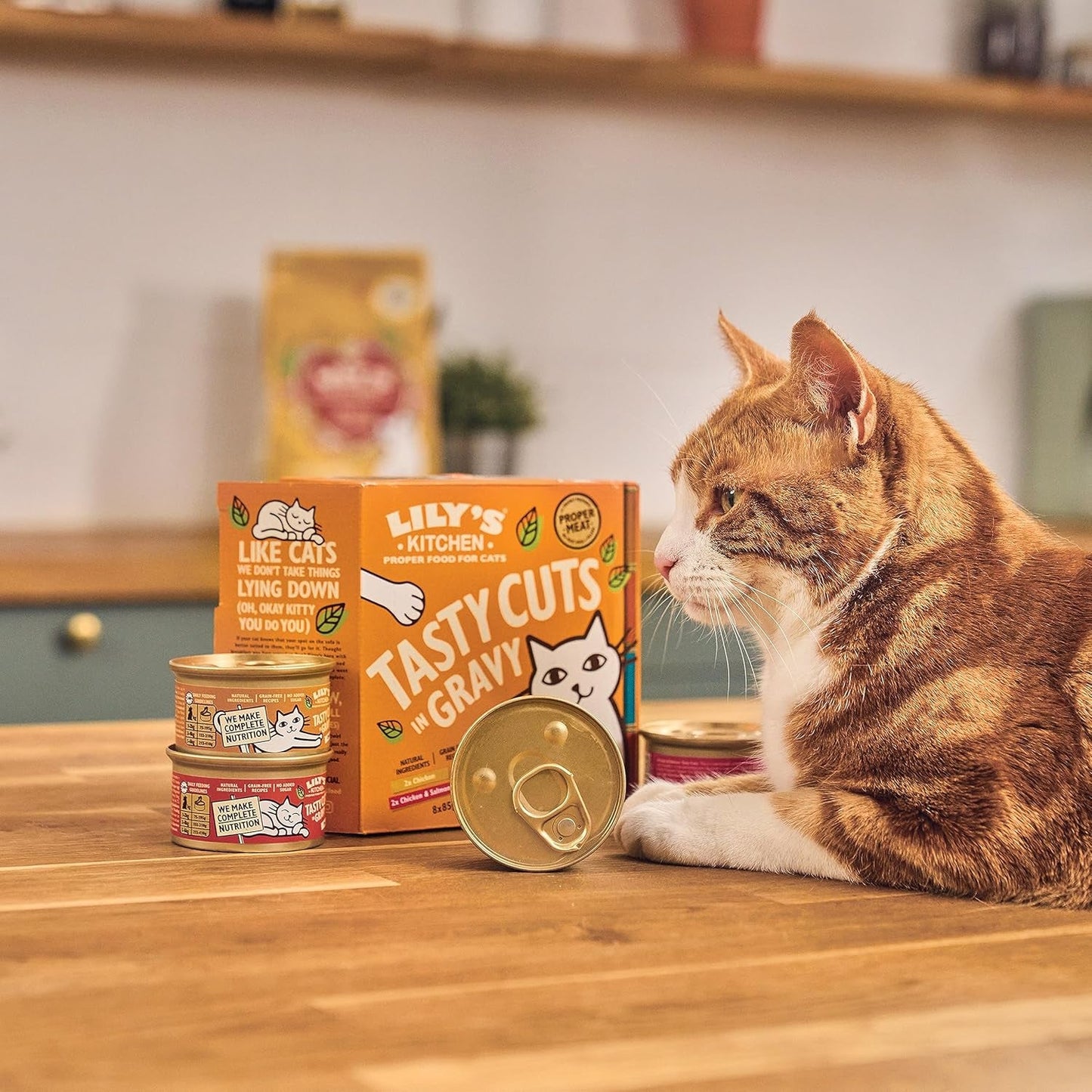 Lily's Kitchen våd voksen kattefoder, lavet med naturlige ingredienser, lækre stykker i sovs, multipakke, 8 æsker x 85 g