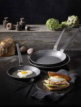 RÖSLE Series 1888 Smedejernsstegepande, høj kvalitet, høj kant til sprøde pommes frites og hurtigstegt kød, velegnet til grillning og induktion Gryder og pander Naty Shop