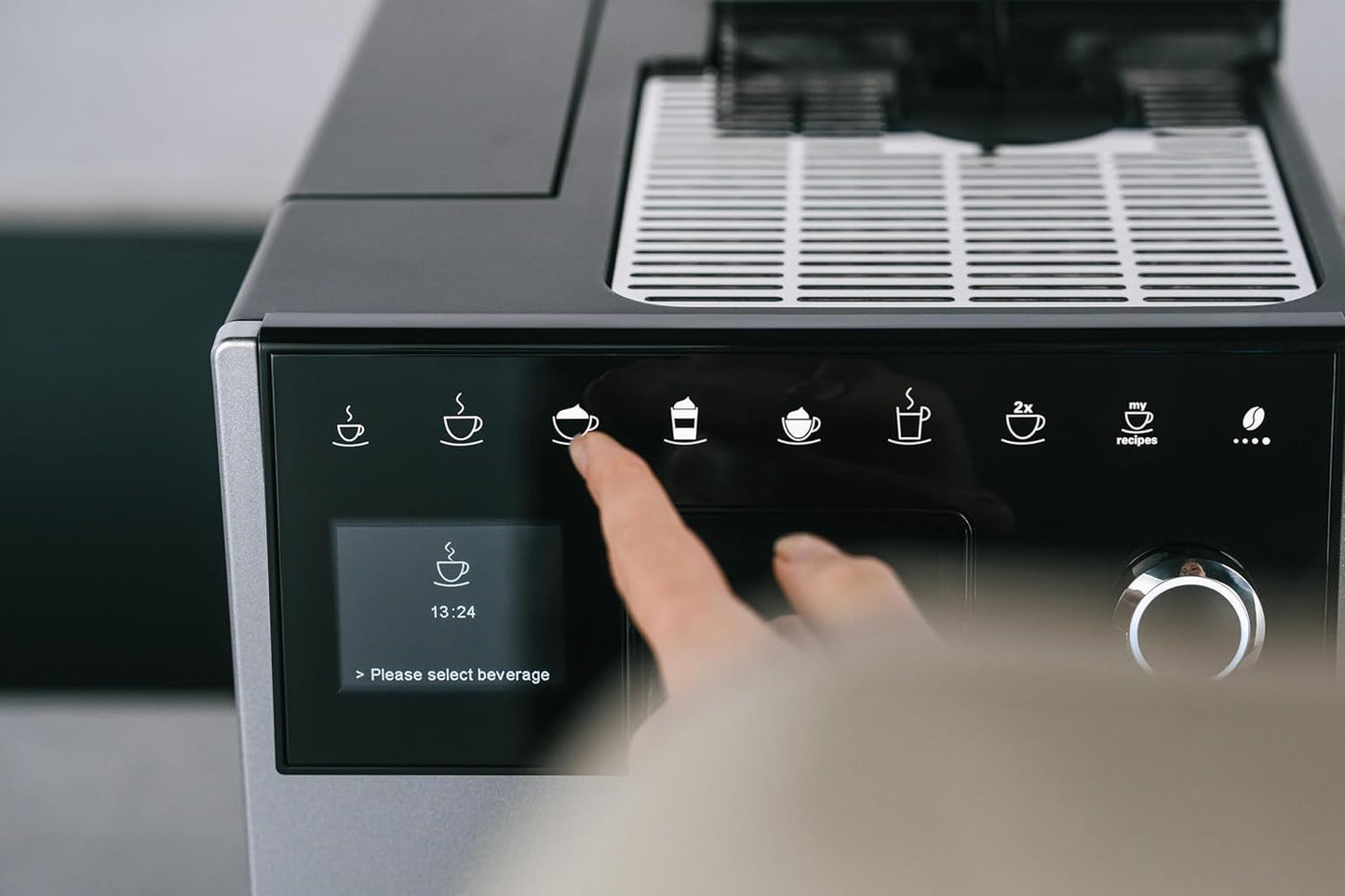 Melitta CI Touch - Fuldautomatisk espressomaskine med mælkesystem, espressomaskine med integreret kaffekværn og mælkeskummer, f.eks. til espresso eller cappuccino, sølv