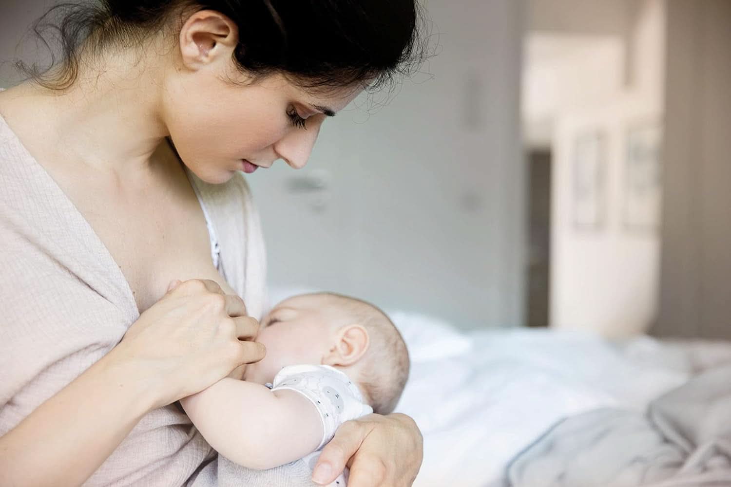 Modermælksbeholdere NIP First Moments 150 ml, 4 stk.: stabelbare og lækagesikre Tilbehør Mad og amning Bebe Naty Shop