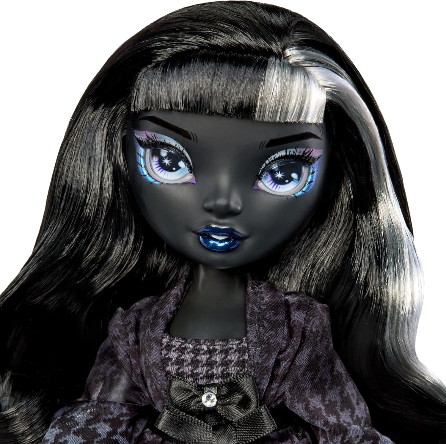 Rainbow High Shadow High Girl's Night - Shanelle Onyx - 28 cm modedukke i nuancer af gråt, sort hår og outfit med tilbehør og kam - Til samlere og børn fra 6 år og opefter