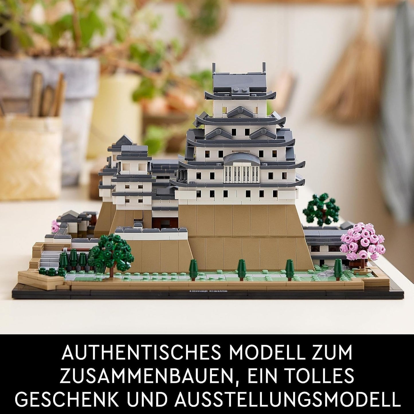 LEGO Architecture Himeji Castle, Voksen Model Kit, Landmark Collection, Creative Gardening and Japanese Culture Fan Set med Cherry Blossom Tree, Gave til ham og hendes 21060 byggesæt Besuche den LEGO-Store