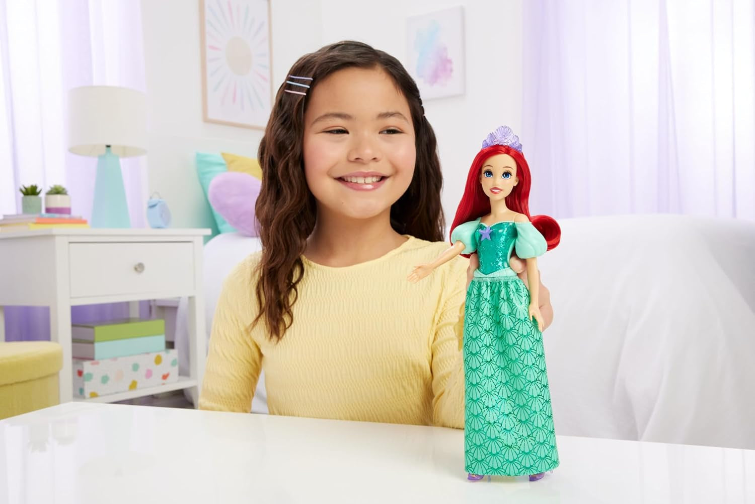 Mattel Disney Princess Ariel Doll, langt styling hår, positionerbare, aftagelige sko og pandebånd, Disney-gaver, legetøj fra 3 år og opefter, HLW10