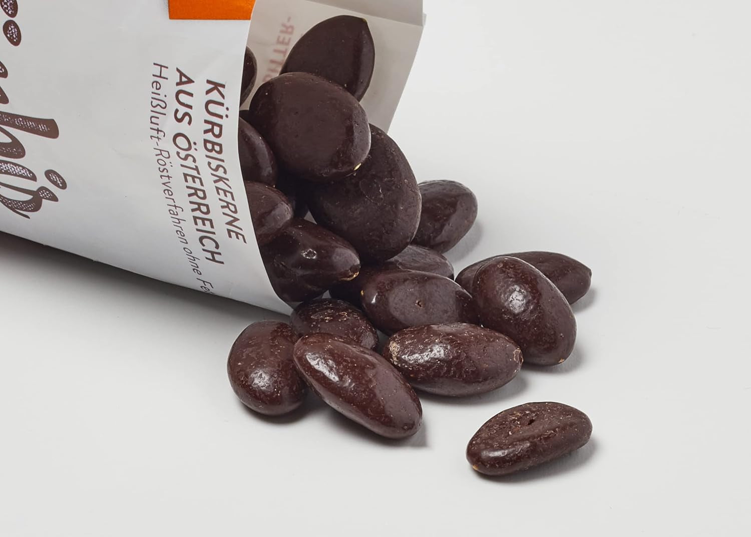 Landgarten økologiske græskarkerner i mørk chokolade - Vegansk ristet græskarfrø-chokolade-snack - kilde til magnesium - 1 x 50 g