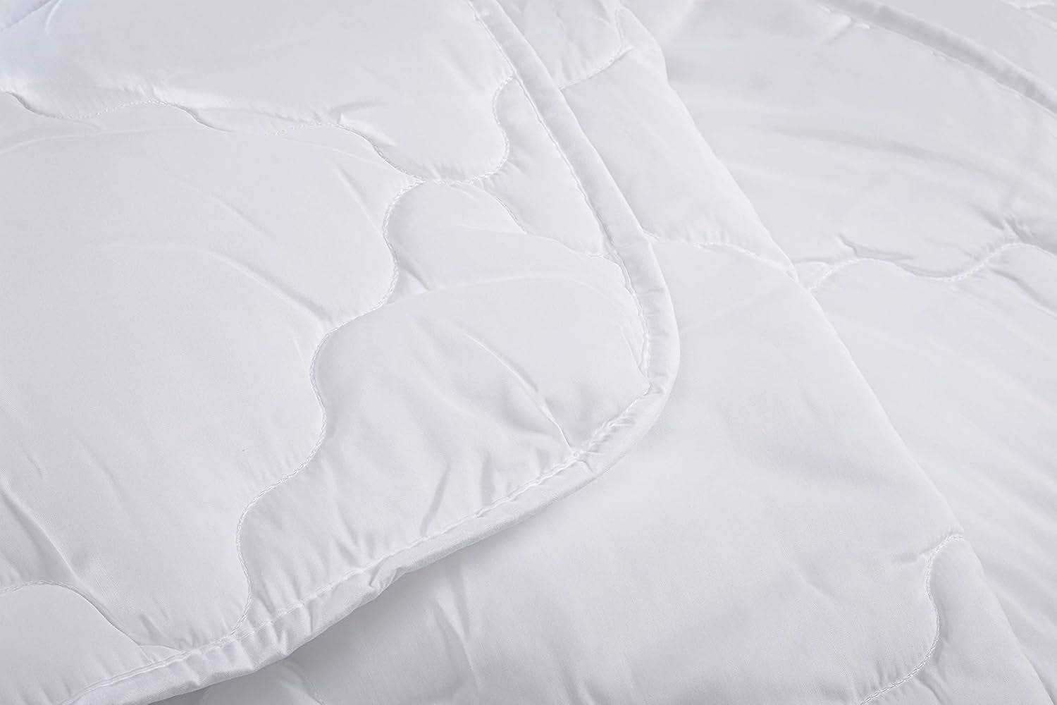 V.I.P. Meget vigtig Pillow Down dyne til vinter, klasse 1 godkendt, 100% polyester, silikone, pap, 155 X 205 cm, str. 300, hvid Dyner og dyner Naty Shop