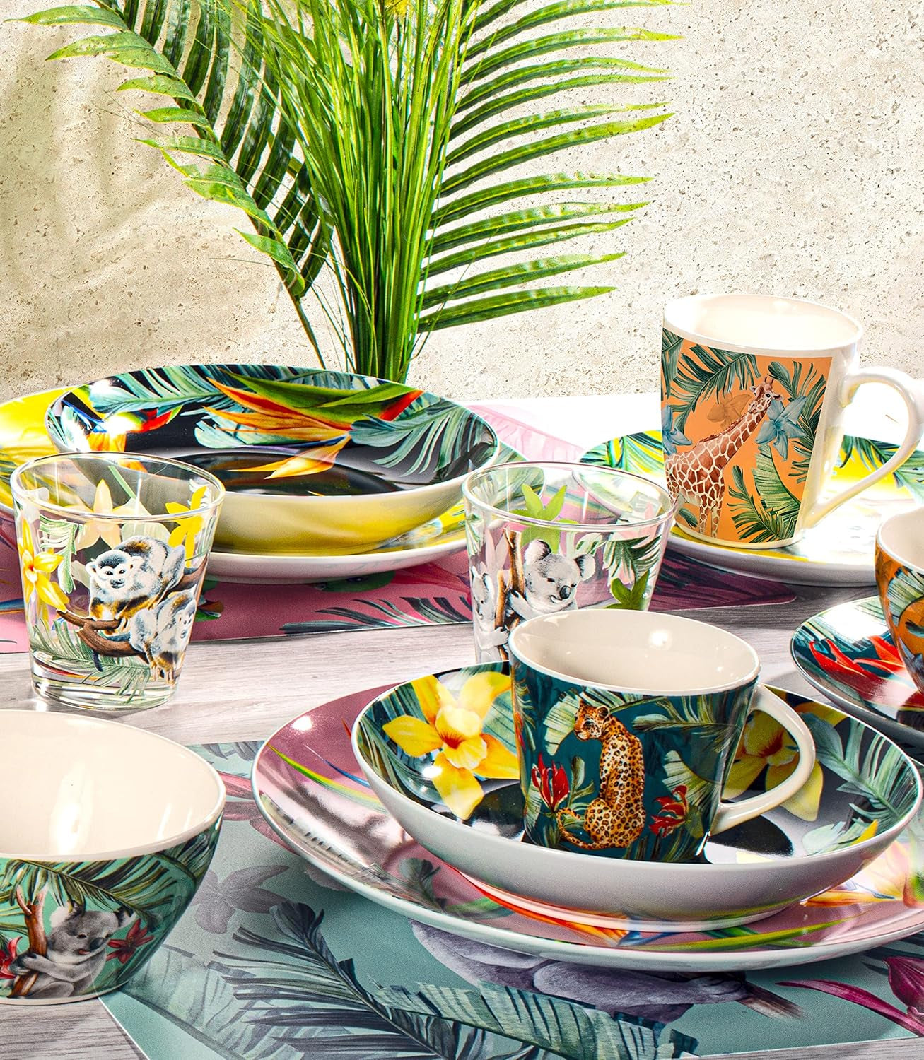 18 stykker eksotisk porcelæn Tavola Service