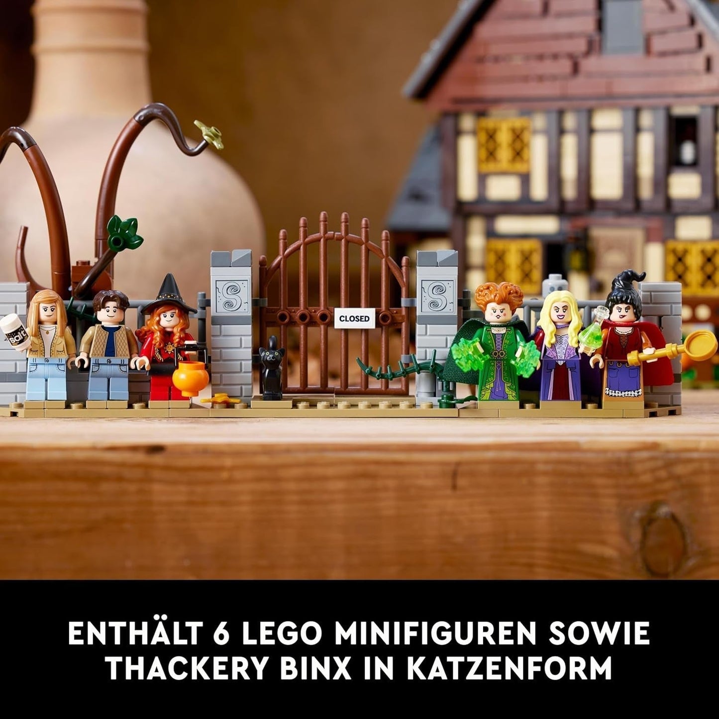 LEGO Ideas Hocus Pocus: Sanderson Sisters Witch House Sæt, Voksensamlingssæt med hus, 6 minifigurer og tilbehør, Kvinde og Mandlige 21341 byggesæt Besuche den LEGO-Store