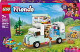 LEGO Friends campingvogn, rollespilsbyggesæt med legetøjskaravane, gave til piger fra 7 år og opefter, kreativt legesæt med 3 minifigurer og ilderdyrefigur 42663 byggesæt Besuche den LEGO-Store