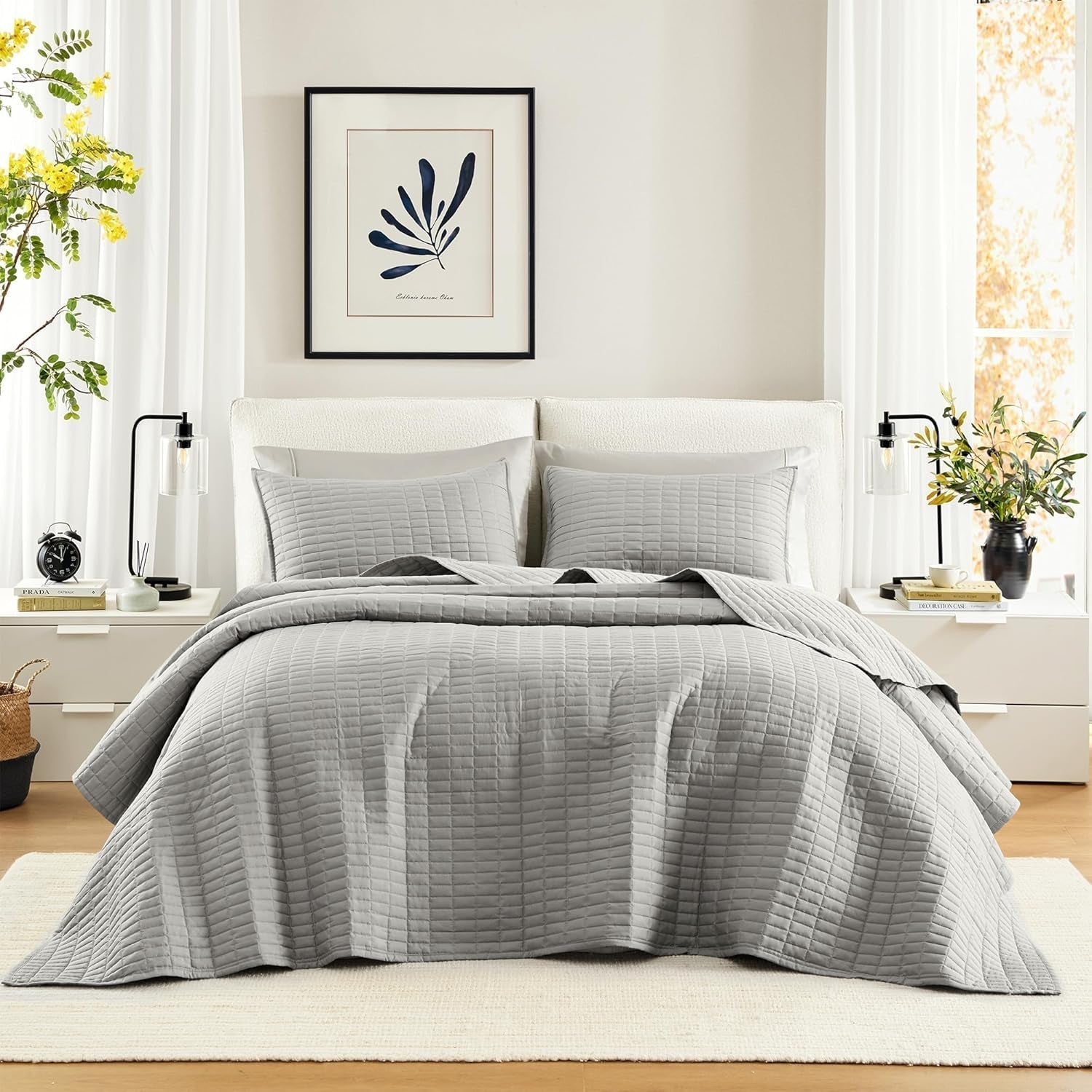Comfort Spaces Kienna Quilt Sæt, Luksus dobbeltsyning, Sommertæppe, Letvægts, Blødt Sengetøj året rundt, Matchende pudebetræk, Hvid, Tæppe til King Size senge (264,2 X 228,6 cm), Naty Shop Dyner og dyner Grå Oversized King sengetæppe (120"X118")
