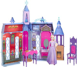 Mattel Disney Frozen - Castle Arendelle Dukkehus (60 cm+) med Elsa Doll, 4 legepladser og 15 stykker Disney Frozen II møbler og tilbehør, HLW61