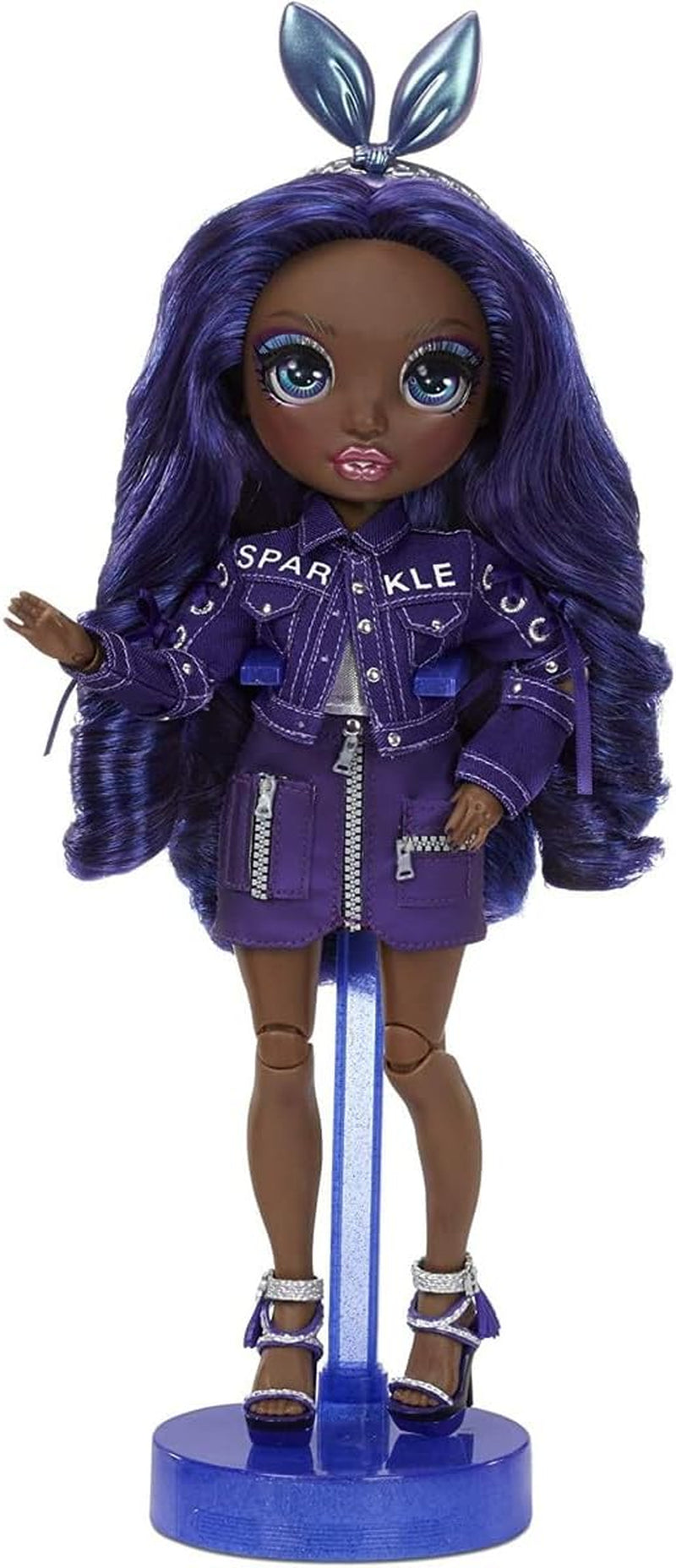 Rainbow High Fashion Doll - Kristal Bailey - Indigo Doll med 2 Deluxe Outfits - Inkluderer serie 2 dukketilbehør og stativ - Fantastisk gave til børn og samlere fra 6 år og opefter