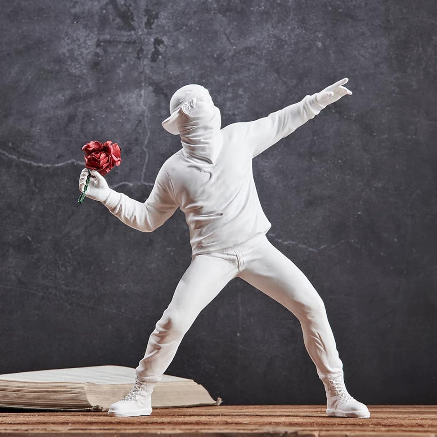 Sød ballonpige harpiksskulptur Home Decor statue Banksy Rødt hjerte pige ballonfigur Moderne kunst Skulptur til bordhylde Dekor statuer og skulpturer Naty Shop White