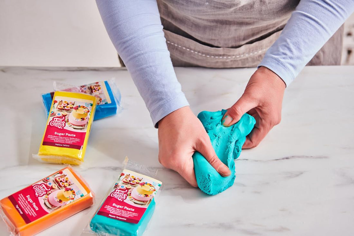 Gul sukkerpasta Funcakes, 250 g