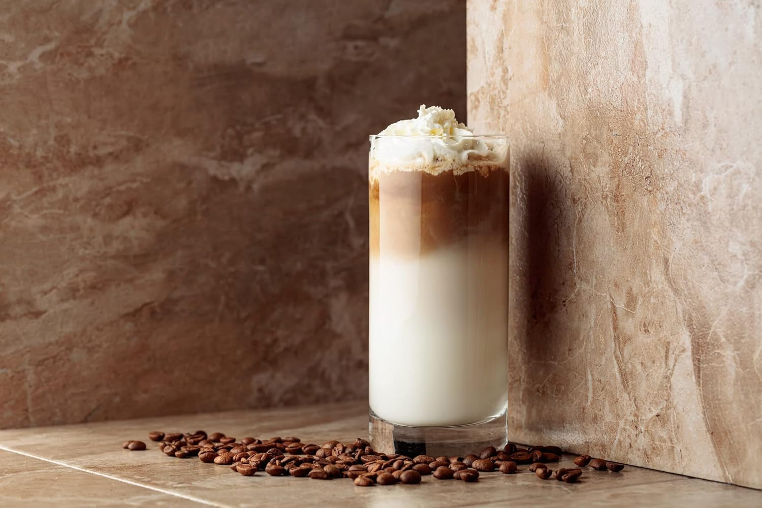Caffe Crema E Aroma Kaffeebohnen 2kg (4x500g), Barista Kaffee schokoladig und säurearm, Espressobohnen kräftig, Bohnenkaffee mit Arabica und Robusta, fin Crema, ideel til Milchkaffee