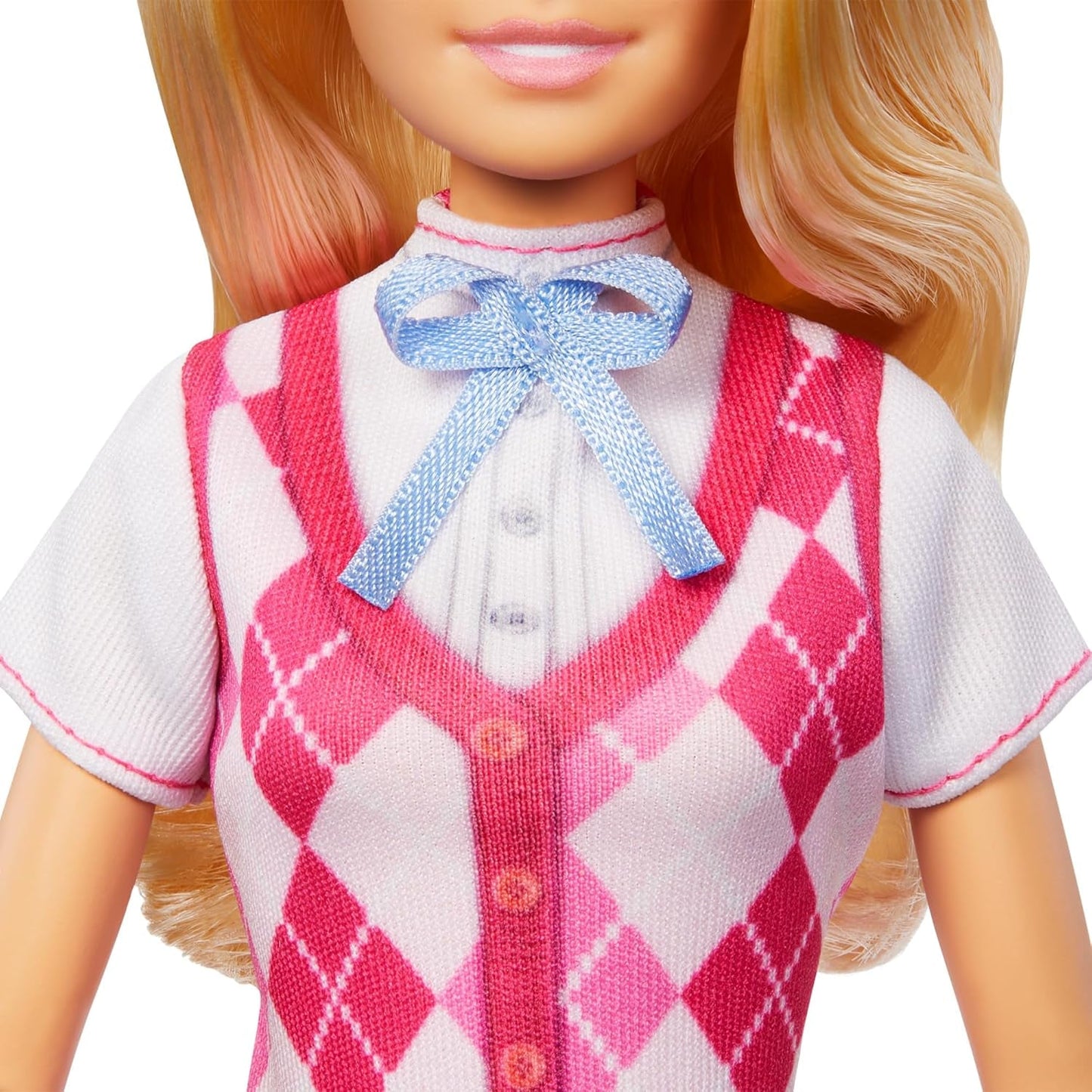 Barbie Malibu dukke og tilbehør fra Barbie Mysteries: The Secret Horse Adventure, inklusive modedukke, aftageligt ridetøj og hjelm, HXJ38