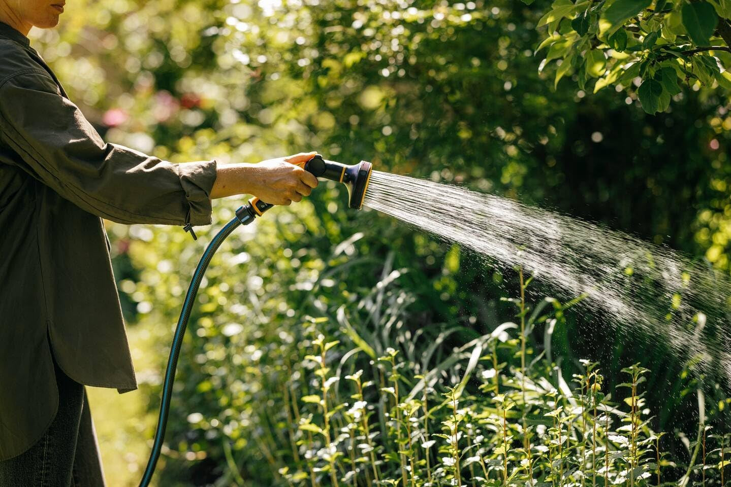 Fiskars S Haveslange, Serie X, Vandslange til manuel vanding, 13 mm (1/2"), Længde: 15m, Universalforbindelse, UV-beskyttelse, Frostbeskyttelse, Vridsikker, Blå, 1076044