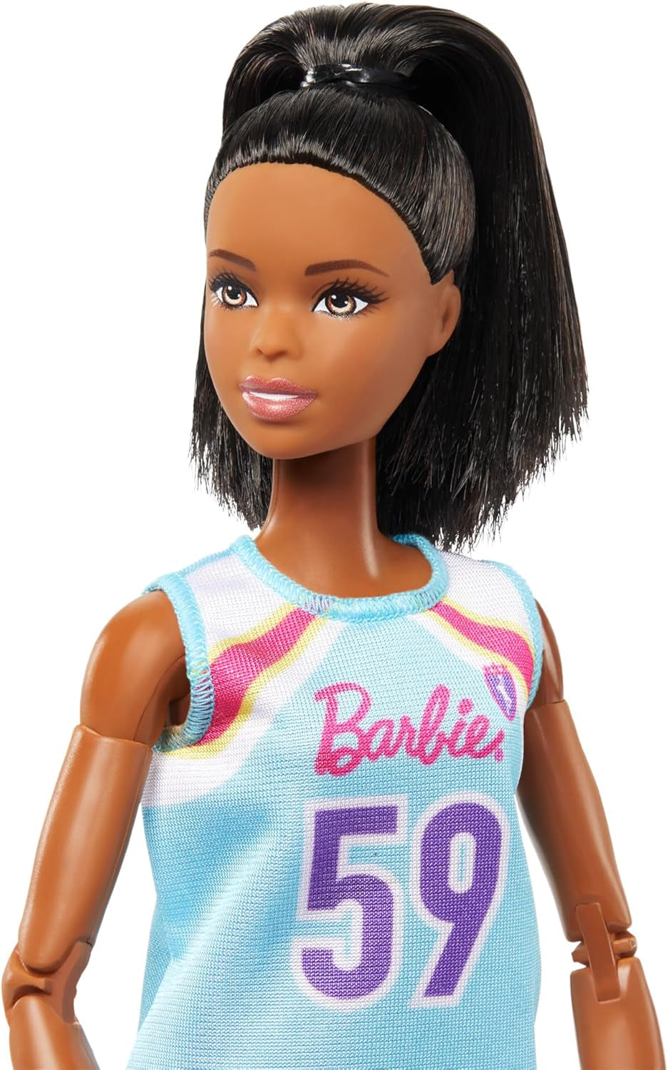 Barbie lavet til at flytte dukke og tilbehør, brunette basketballspiller med aftagelig sportskjole og bold, 22 led, HKT74