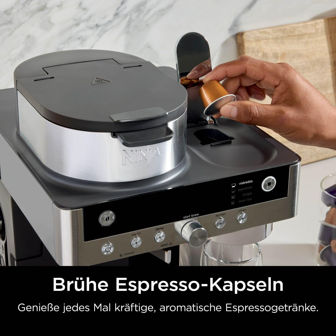 Ninja Prestige 2-i-1 filterkaffemaskine med kapsler og integreret mælkeskummer, til latte, iskaffe og flad hvid, sort CFN802EU
