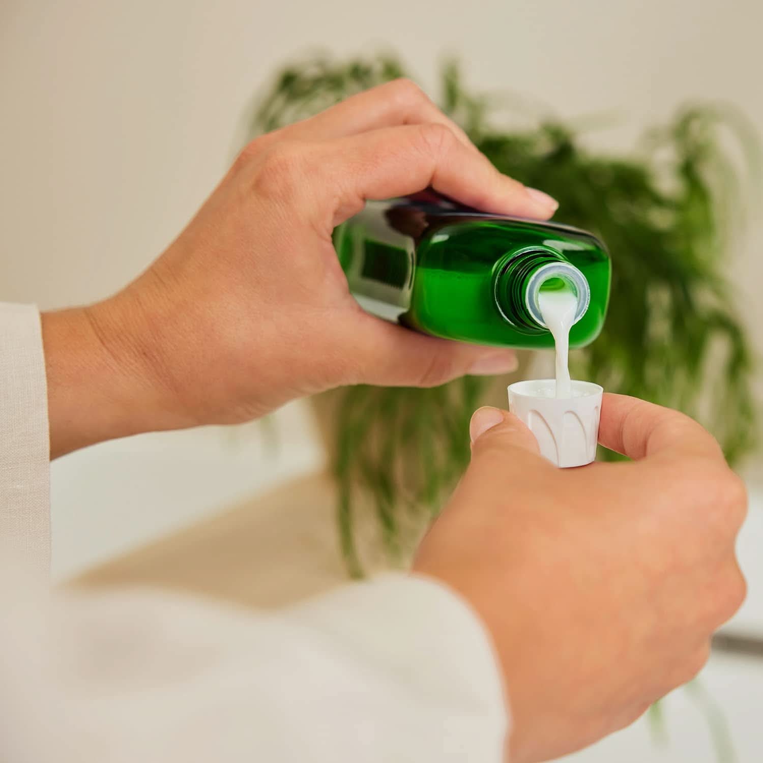 WELEDA, naturkosmetik Økologisk badeessens med æteriske olier af gran og sølvgran til afslapning og pleje, badetilsætning til indre styrke, 200 ml Brusebad og bad Naty Shop