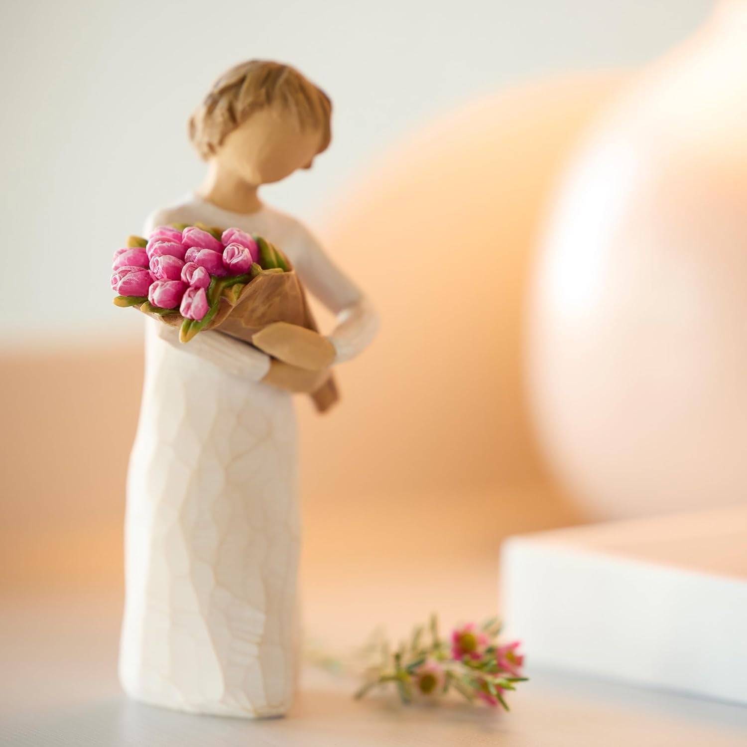 Figur med lyst håb Statuetter og skulpturer Naty Shop