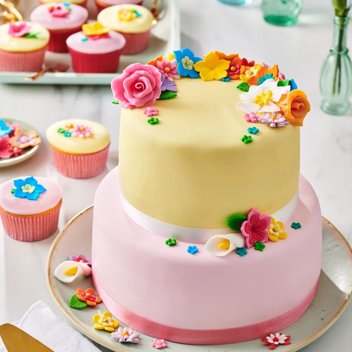FunCakes Spring Greens Rolled Fondant Disc: Lækker vaniljesmag, allerede rullet, nem at bruge, perfekt til dekoration af kager, 430 g Naty Shop Sugar Paste