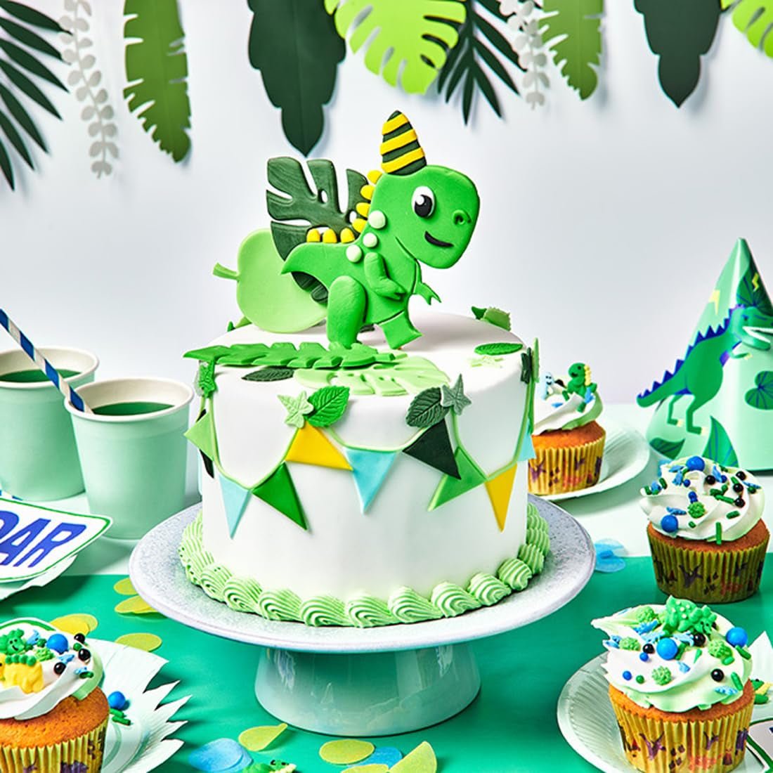 FunCakes Forest Green Rolled Fondant: Nem at bruge, glat, fleksibel, blød og bøjelig, perfekt til kagedekoration, halal, kosher og glutenfri, 250 g Naty Shop Sugarpaste