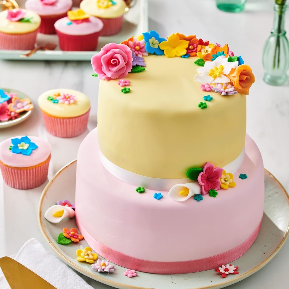 FunCakes rullefondant Botanisk Grøn: Nem at bruge, glat, fleksibel, blød og bøjelig, perfekt til at dekorere kager, halal, kosher og glutenfri, 250 g Naty Shop Sukkerpasta
