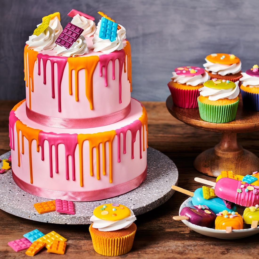 FunCakes Roll Fondant Sweet Pink: Nem at bruge, glat, fleksibel, blød og bøjelig, perfekt til at dekorere kager, halal, kosher og glutenfri. 1 kg Naty Shop sukkerpasta