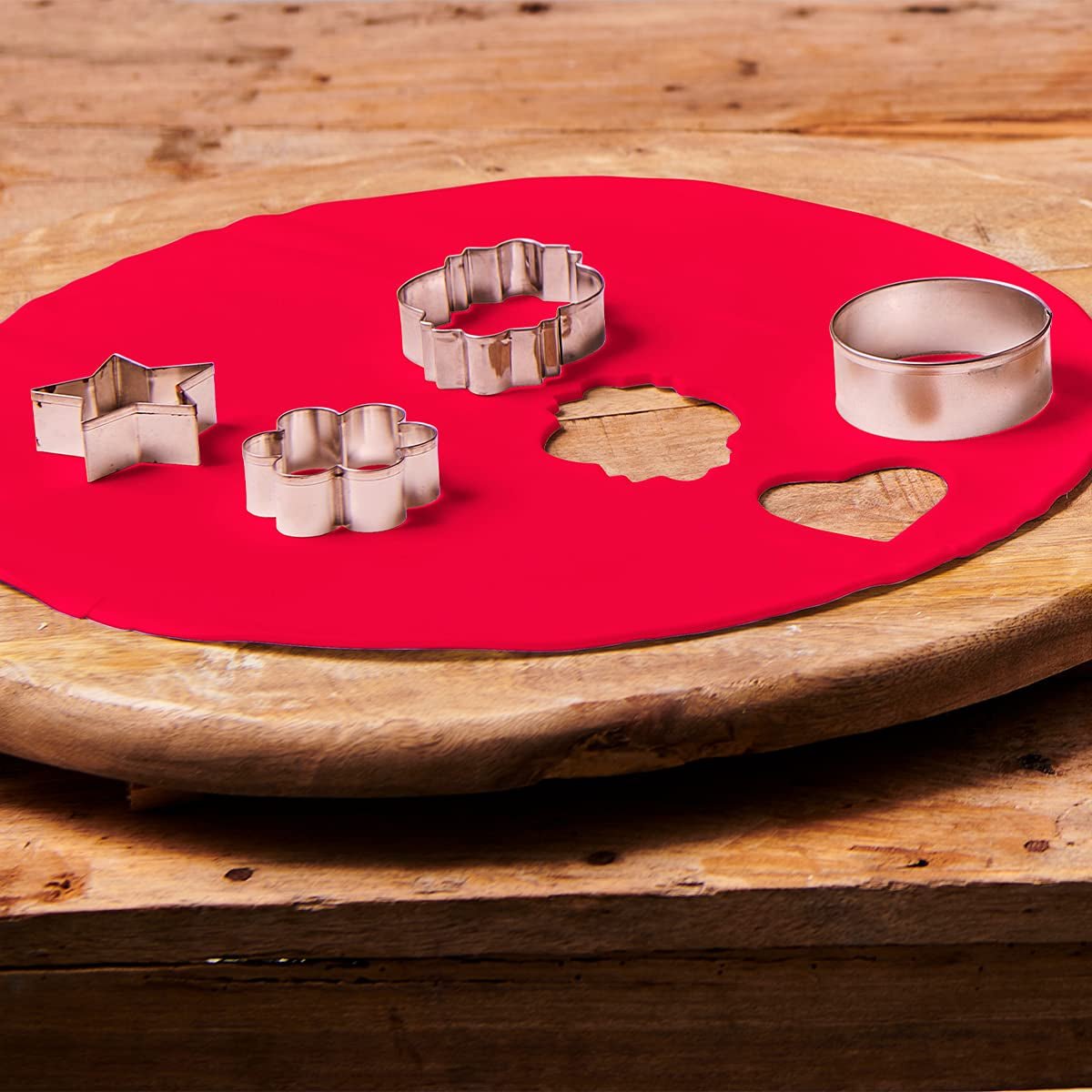 FunCakes Rolled Roll Fondant Disc Raven Black: Lækker vaniljesmag, 430 g & Rolled Roll Fondant Disc Fire Red: Lækker vaniljesmag, allerede rullet, nem at bruge, 430 g Naty Shop Sugar Paste