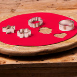 FunCakes Rolled Roll Fondant Disc Raven Black: Lækker vaniljesmag, 430 g & Rolled Roll Fondant Disc Fire Red: Lækker vaniljesmag, allerede rullet, nem at bruge, 430 g Naty Shop Sugar Paste