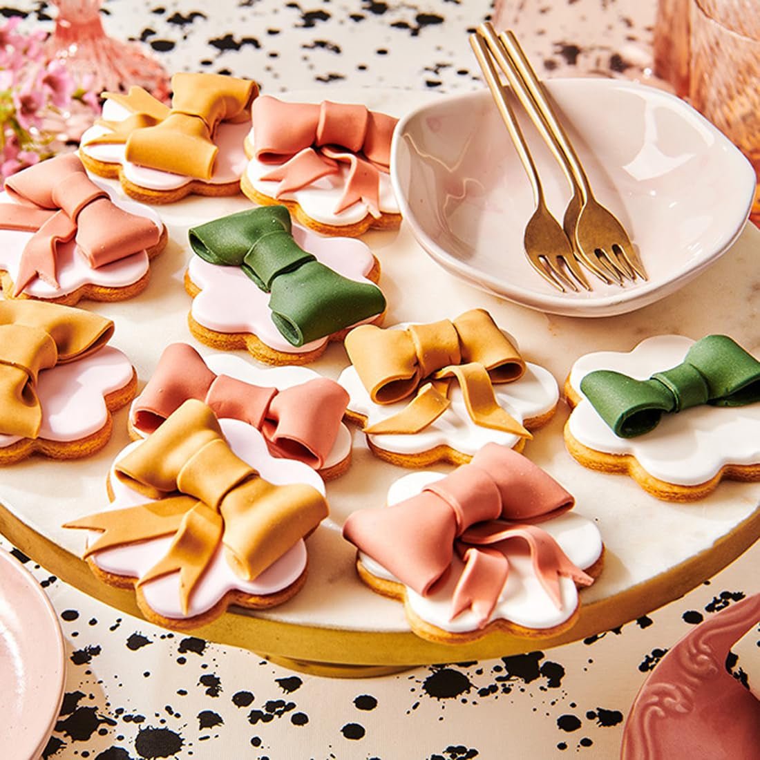FunCakes Sparkling Gold Rolled Fondant: Nem at bruge, glat, fleksibel, blød og bøjelig, perfekt til kagedekoration, halal, kosher og glutenfri. 250 g Naty Shop sukkerpasta