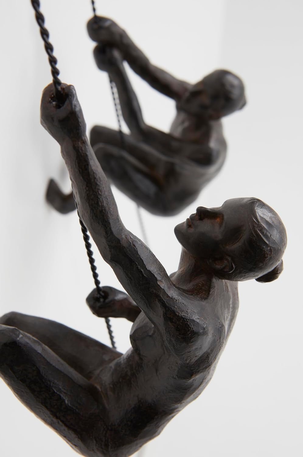 JOTEX Feminine Climbers Dekorative figurer, pakke med 2, rustbrune statuetter og skulpturer Naty Shop