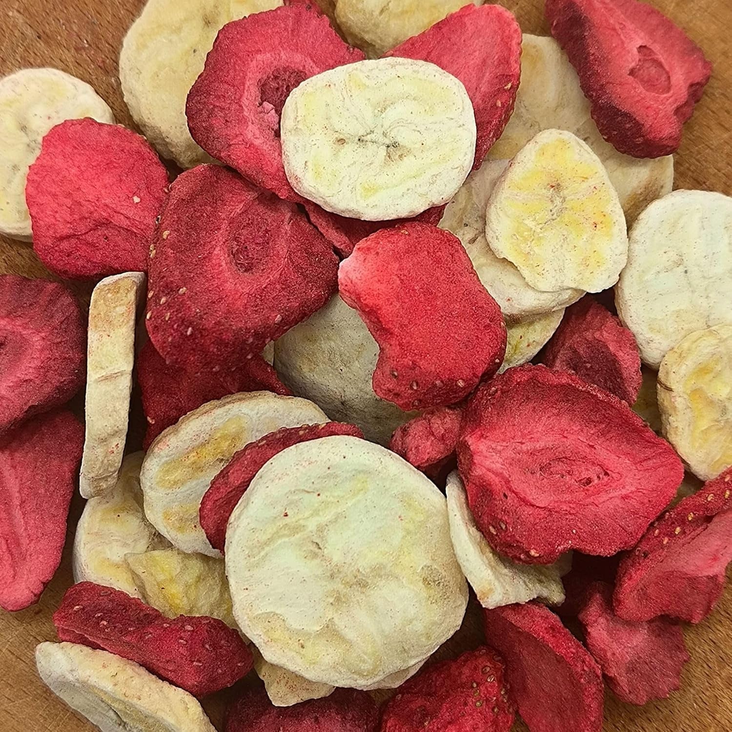 Blanding af frysetørrede frugter ErdBana XL 300g | Frysetørrede bananer + frysetørrede jordbær Frysetørrede frugtsmagesæt | Jordbær og banan frysetørret frugtblanding | ZingyZoo Naty Shop Dehydrerede produkter 300 G (1 pakke) jordbær og bananer