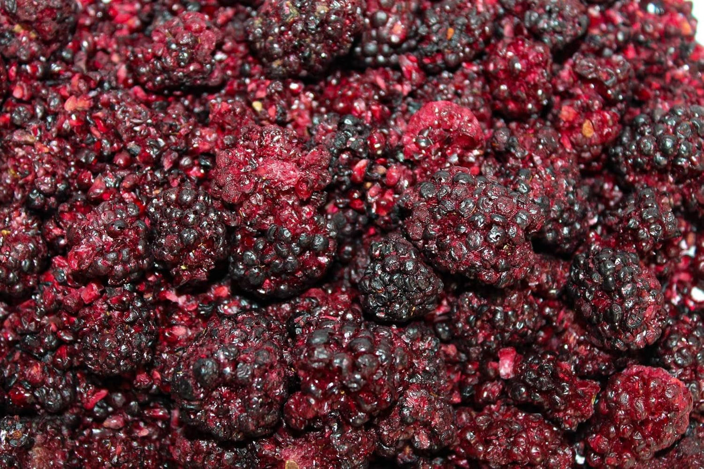 Frysetørrede hele brombær 100g - Frysetørrede frugter - Frysetørrede tørrede frugter - Frysetørrede hele brombær til bagning, dekoration af kager, snacks, müsli, desserter Dehydrerede produkter Naty Shop