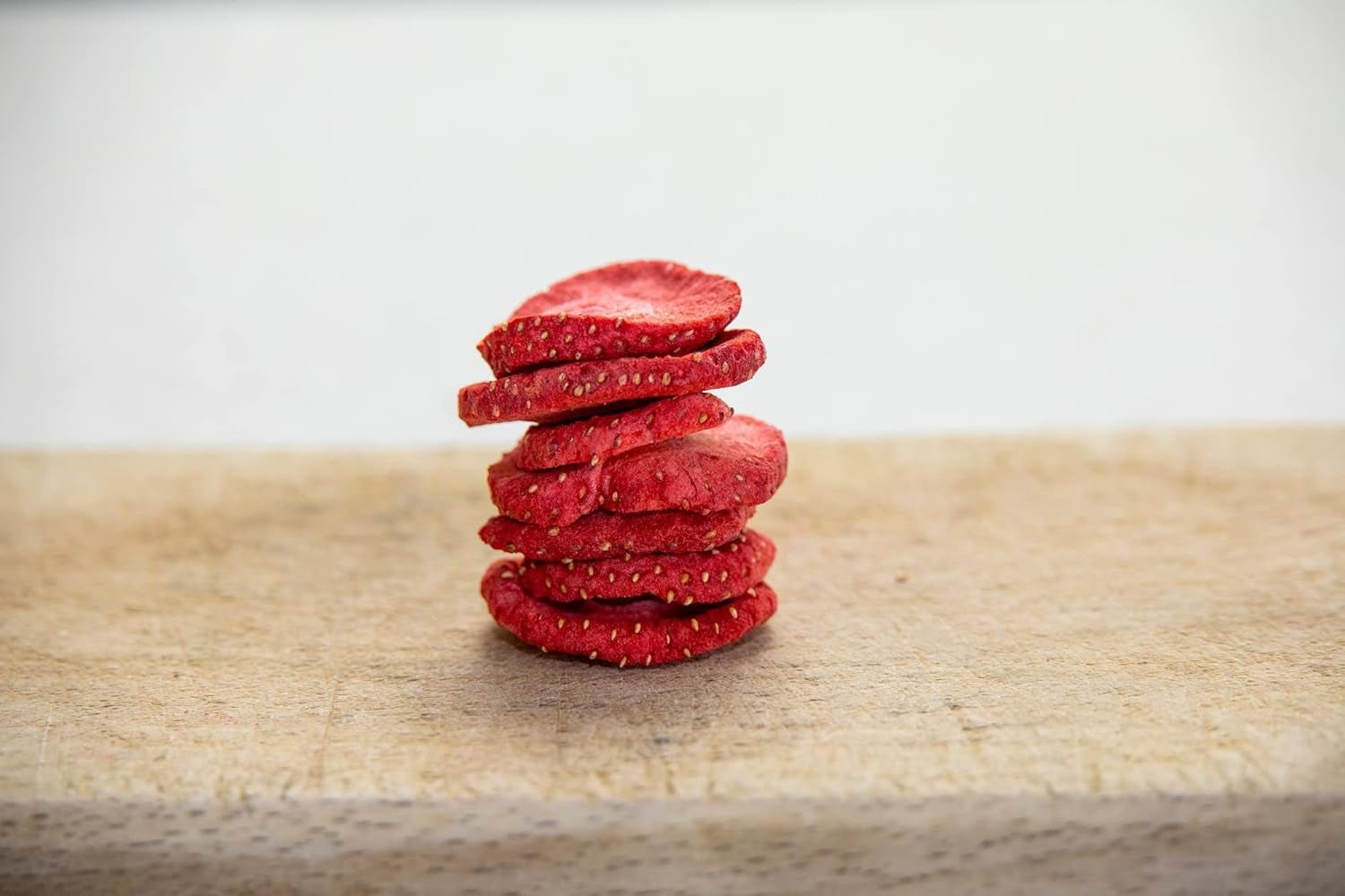Mynatura frysetørrede jordbærskiver I grøntsager I naturlig I tørret frugt I frugt I - let tørret (1 x 350g) Dehydrerede produkter Naty Shop