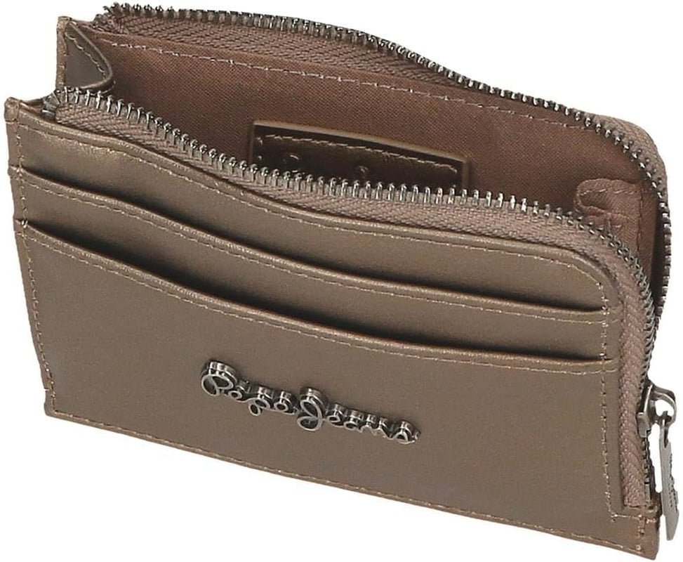 Pepe Jeans Ruby pung, pung, pung, lavet af polyester med imiteret læder detaljer. Rum, lynlåse. Fra Joumma Bags Naty Shop Damepung