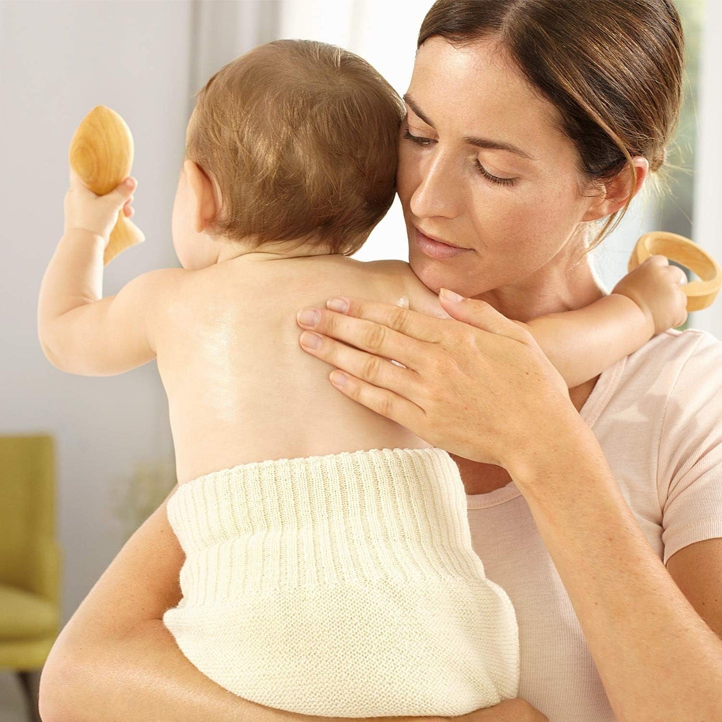 WELEDA Organic Baby Calendula Care Milk - Naturlig kosmetisk bodylotion med mandelolie og bivoks til pleje og rengøring af tør babyhud. Delikat hudpleje lotion til babyer og børn (1x 200ml) Børn - Bad og hudpleje Naty Shop