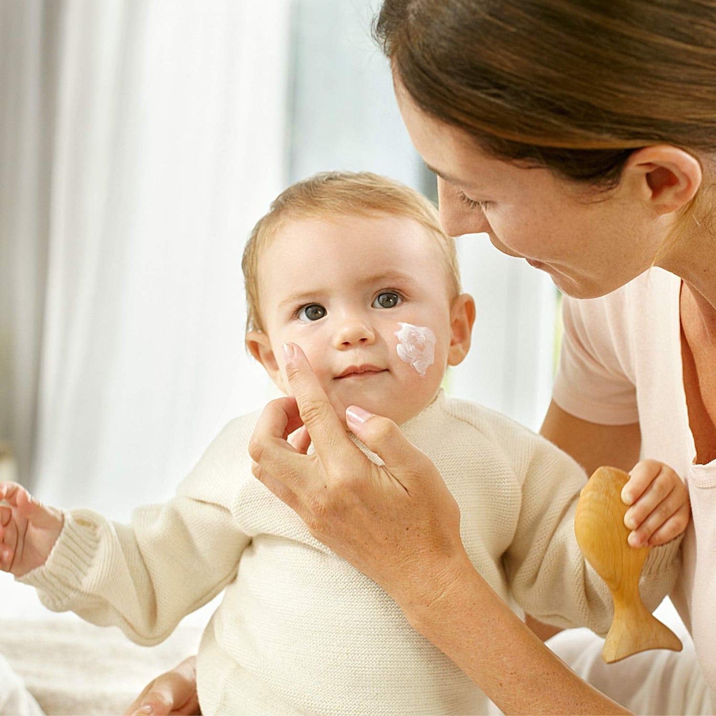 WELEDA Organic Baby Calendula Face Cream - Naturlig kosmetisk fugtighedscreme med mandelolie og bivoks til tør hudpleje. Naturlig ansigtsplejecreme til babyer og børn (1x 50ml) Børn - Bad og hudpleje Naty Shop