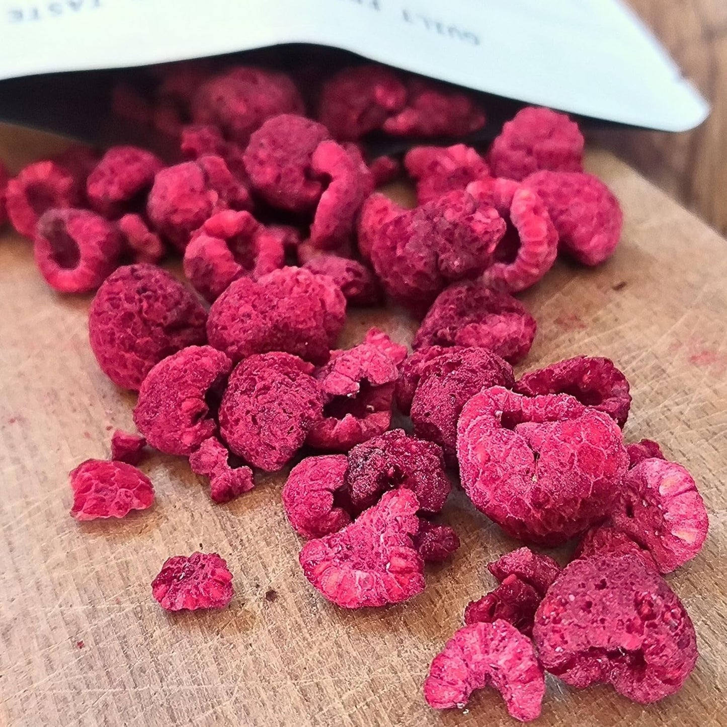 Frysetørrede hindbær Knækkede stykker | XL 300g Frysetørret tørret frugt | Tørrede hindbær Glutenfri Frysetørret frugt | Frysetørrede frugter | Frysetørrede hindbær Naty Shop dehydrerede produkter